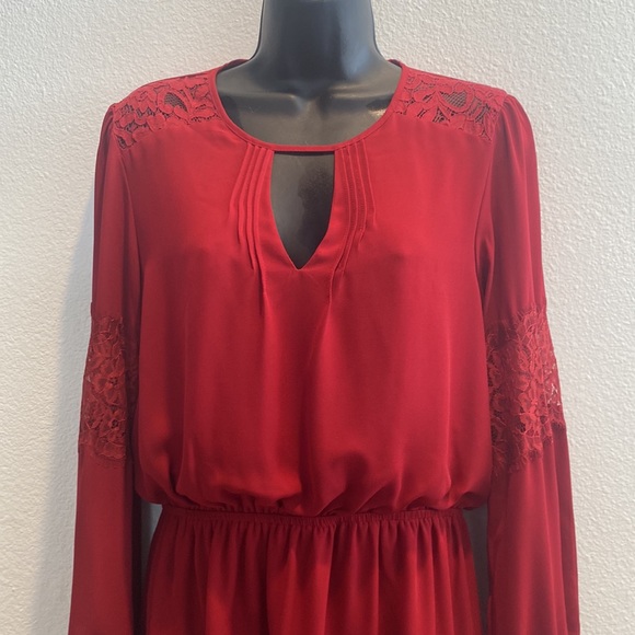 🎈Express lace Long Sleeve Elastic Waist Red Keyhole Pleated Dress Size Medium. - Picture 4 of 13